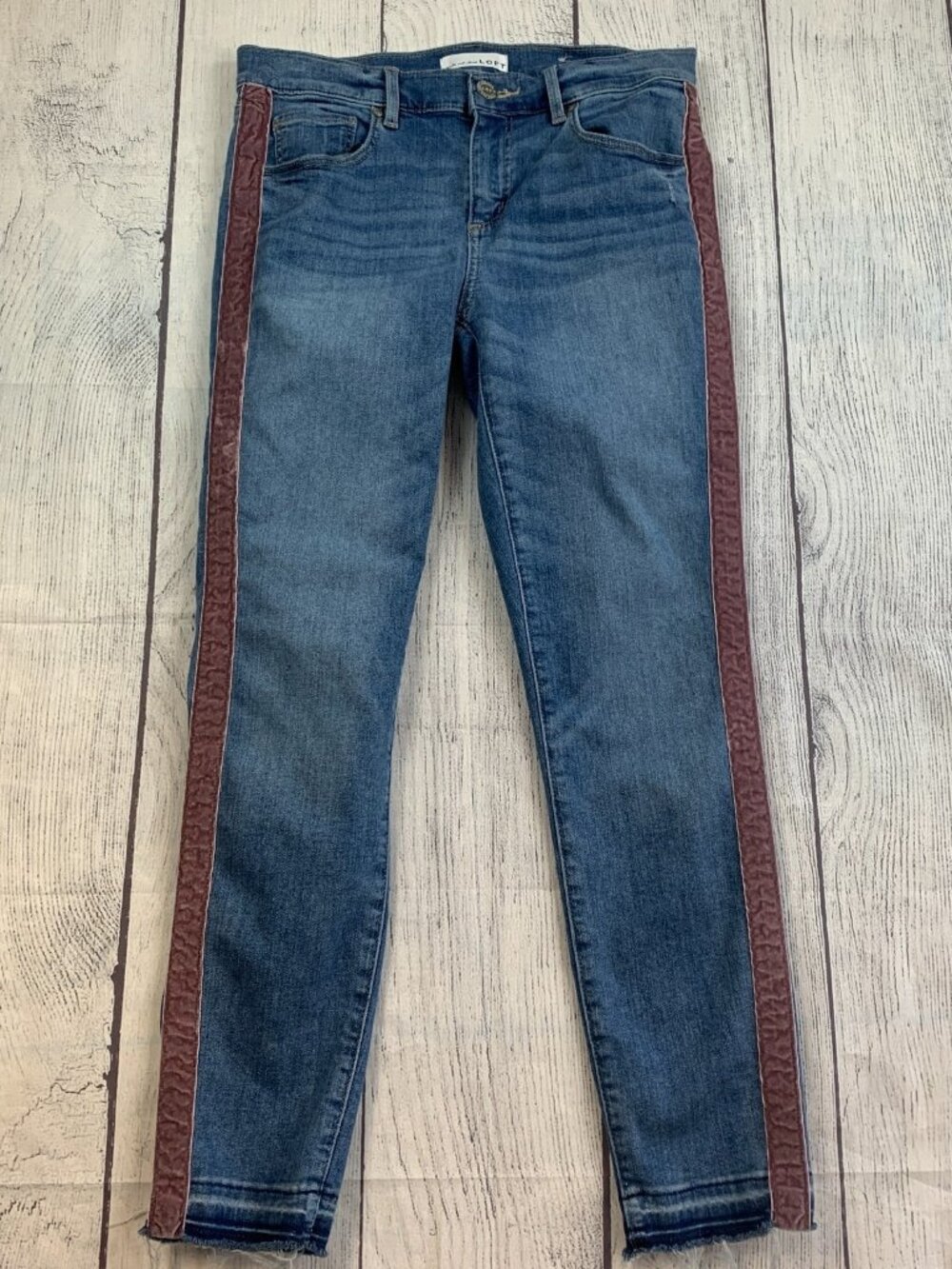LOFT Jeans sz  27 4 Modern Skinny Light Wash Inseam 26.5" Velvet Trim Raw Hem